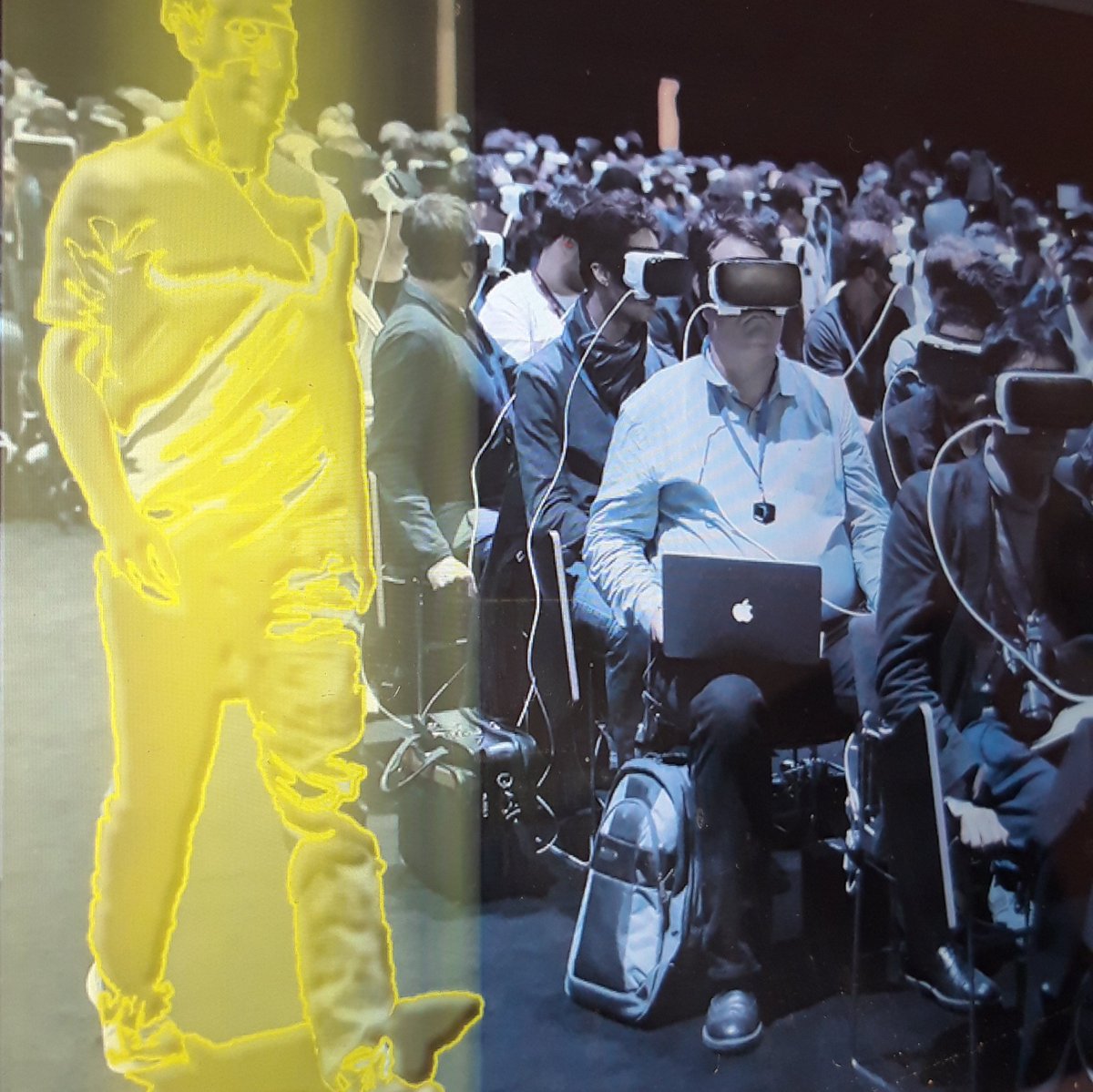 Exposition "DIGITALE CAVERNE" 
29.09 au 8.10.21 
Galerie des Tables, Bordeaux 
+ d'infos sur ebabx.fr