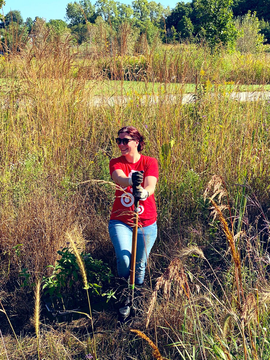 Samanthaaa0634's tweet photo. “I’m tired of this grandpa!” We had a great time learning about rain gardens, and how they help contain pollution. Even though they put us to WORK out there, we had a still had a blast. So thankful to be a part of this team! #T0634 #Volunteer #CGW https://t.co/JajVK52KNU