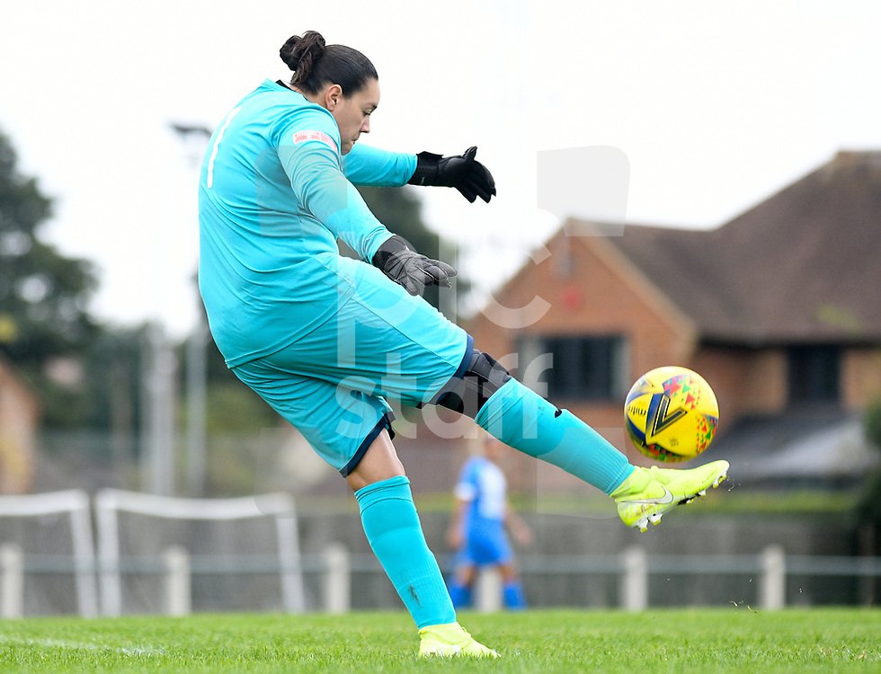 CosminIftode's tweet photo. The beautiful moment of the weekend.@BartonR_Ladies GK gets injured, a field player goes in after a teammate helps her with the gloves. Another takes the first aid kit off the pitch. After a goal kick she proudly asks some spectators if they've seen it. #football #NonLeague https://t.co/Ew0ydUH8Vi
