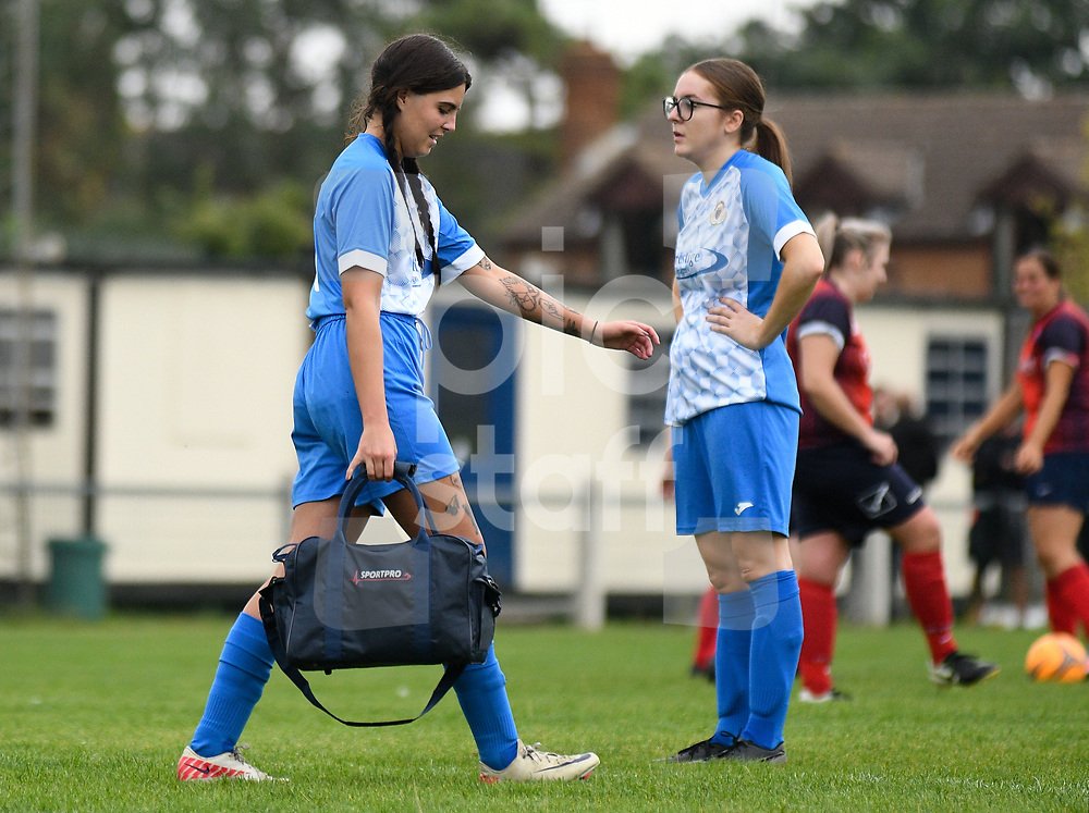 CosminIftode's tweet photo. The beautiful moment of the weekend.@BartonR_Ladies GK gets injured, a field player goes in after a teammate helps her with the gloves. Another takes the first aid kit off the pitch. After a goal kick she proudly asks some spectators if they've seen it. #football #NonLeague https://t.co/Ew0ydUH8Vi