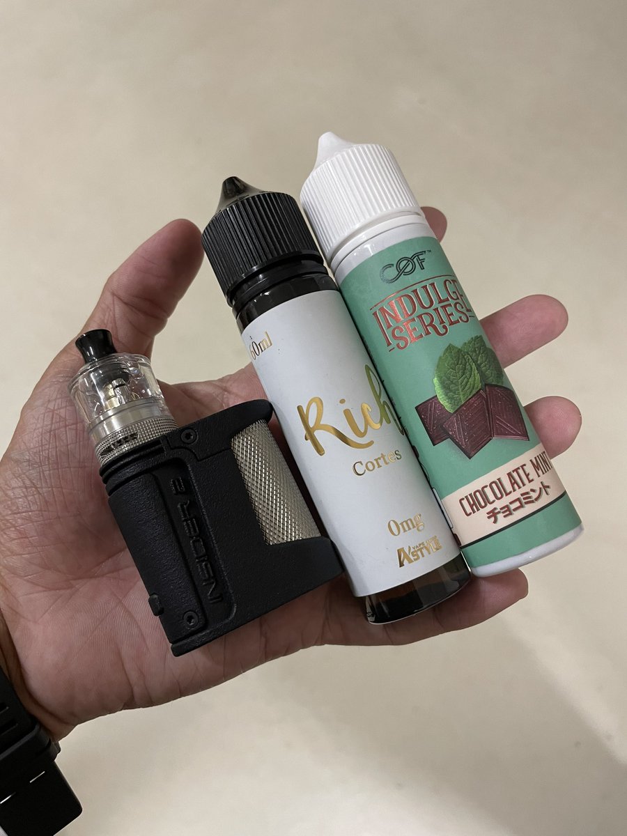 hirokijjd169169's tweet image. インサイダー2に
インサイダーミニの
350ローレットチューブを換装し

dotstickのクリアロをのせる

クリアロ邪道ですか？わら

でもこれ楽だしクソ美味いよ

チョコミント美味い

ローレットが
dotstickとマッチしてる

#infinitymods 
#insider2 
#チョコミント