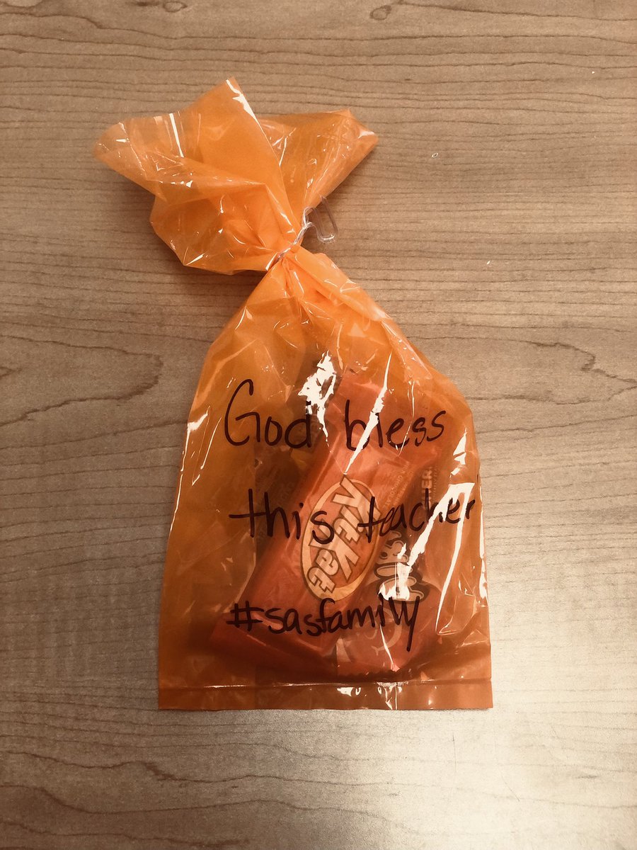 MrsEconto's tweet photo. This was the sweetest Monday surprise 🤍 https://t.co/YdzreHzaUo