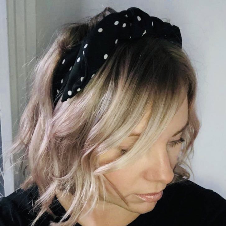 HHeadbandz's tweet photo. I have just one of these headties left on my #etsyshop and one of my favourites 🖤 #handmade #MHHSBD #QueenOf 

Black and Ivory White Spotty Vintage Headtie 

https://t.co/AS5IvPLemN https://t.co/7VBJalRLgP