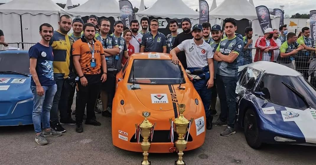 DavutCanAkbas's tweet photo. As the SUBU - TETRA family, we participated in the 2021 TÜBİTAK Efficiency Challenge races with 3 domestic and 3 optional domestic components. We are proud of completing the race successfully. Thanks to all our friends, teachers and sponsors who contributed to this process. https://t.co/yM7nbb7F6W