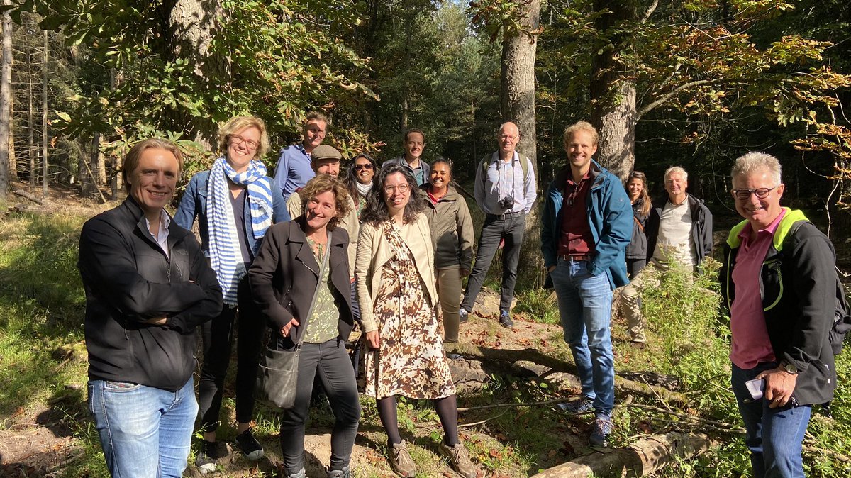 mveldhuis76's tweet image. Op pad met team #Zoetwater van @MinIenW en #ECKB voor verantwoording kosten irt #ZoetwatervoorzieningOostnederland (#ZON). Enthousiaste rijksambtenaren!😉 #deltaprogrammaZoetwater #deltaprogramma #Veluwe #Leuvenumsebeek #cresentpark @ValleienVeluwe