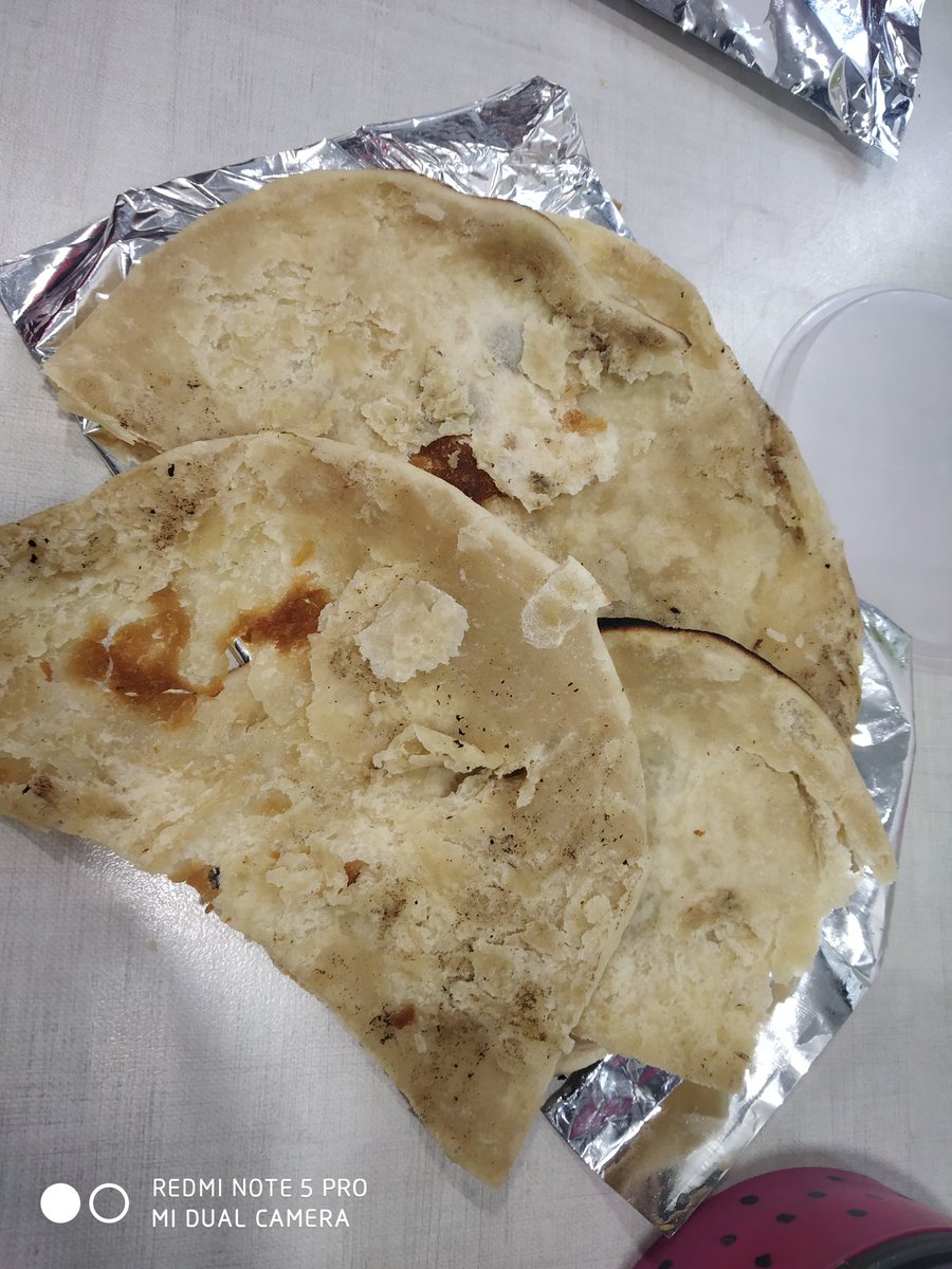 PoonamS59758258's tweet photo. I had placed an order online today at carrayut restaurant at subhanpura vadodara ekdum kacchi tandoori roti aai or hotel ko complaint ki to unhone bohat hi rudely baat ki or galti bhi accept nahi ki me chahti hu ke us hotel par jald se jald action liya jaye. @fssaiindia https://t.co/35ey2q4yup
