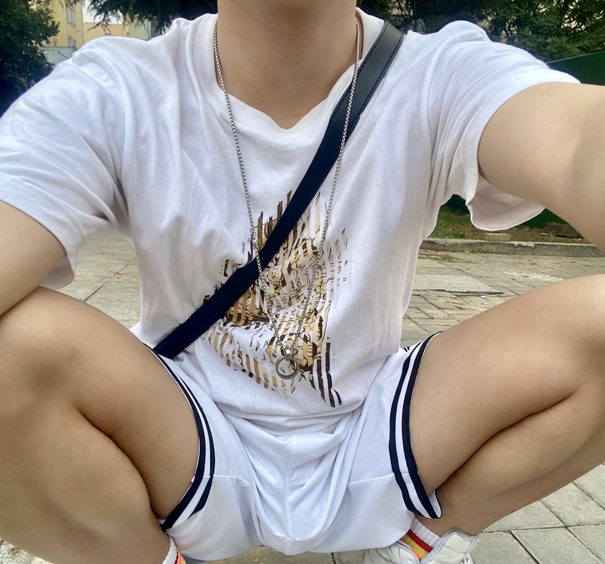 kavin_xu's tweet photo. 来三亚千里送逼了。好期待这个大🐔8⃣️ https://t.co/vlptk4mr8o