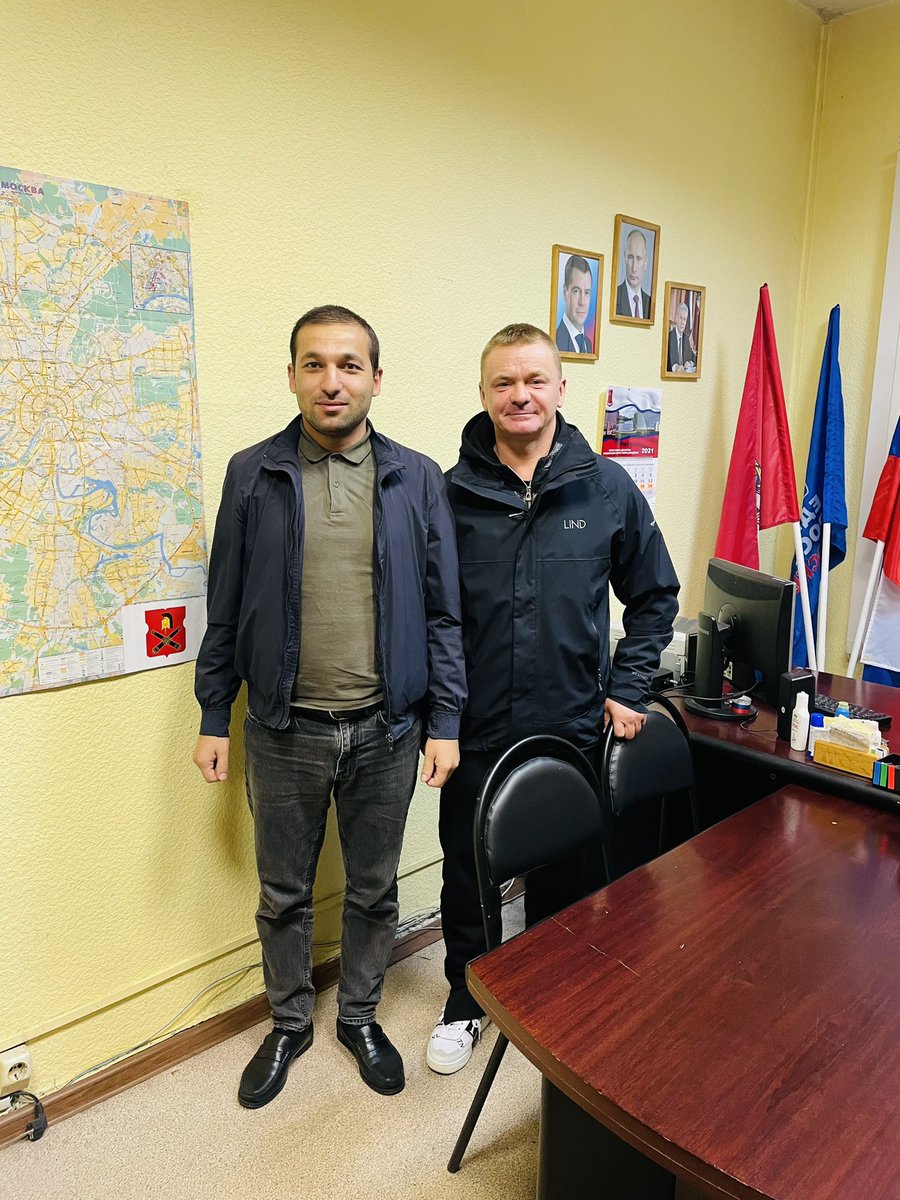 24karlito's tweet photo. В местное отделение Партии "Единая Россия" района Фили-Давыдково приходят очень разные, интересные и талантливые люди. #ЕРЗАО #ЕРФилиДавыдково #ОткрытаяПартия #Кастанаевская #Сычев #Актер #Понедельник #ЕР77 https://t.co/6JARic8kmz