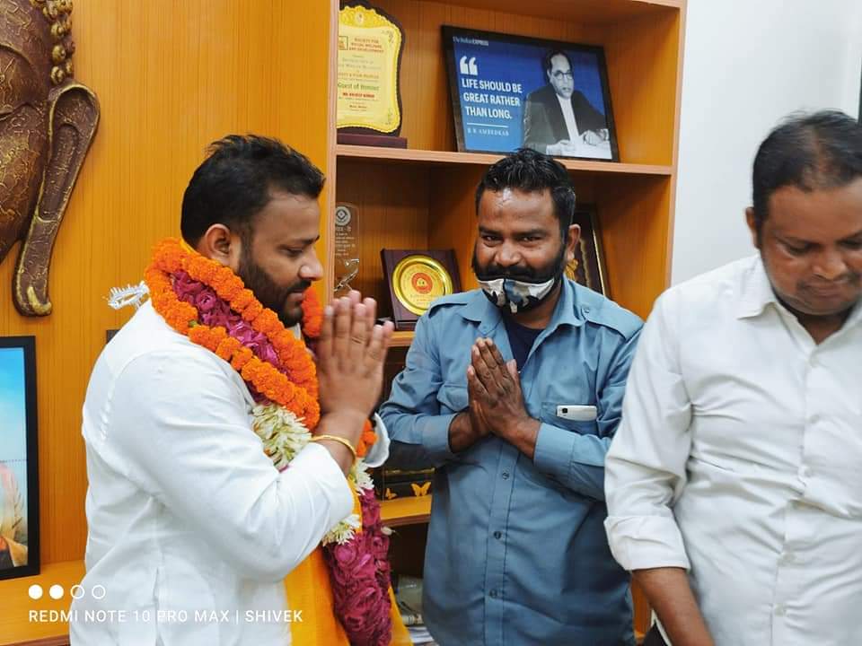 riteshconnects's tweet image. दिल्ली के कोंडली से लोकप्रिय विधायक @KuldeepKumarAAP जी ने मयूर विहार फेस- 3 ऑटो यूनियन के साथियों के साथ मुलाकात कर उनकी समस्या सुनी तथा उनकी समस्या का समाधान भी कराया।
#MLAKuldeepKumar