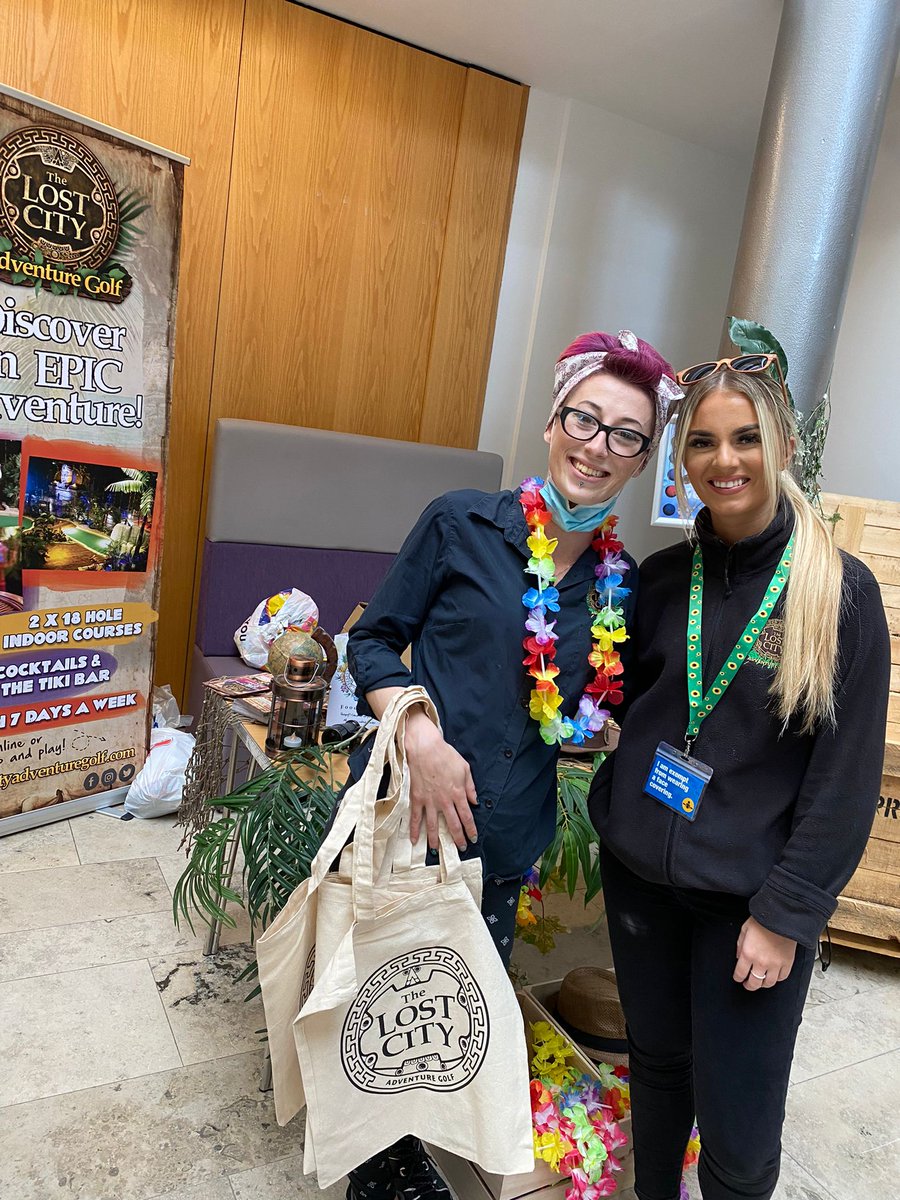 Translink_NI's tweet image. Team Translink are @ulsteruni in Belfast and Magee Fresher Fayres! They want to tell everyone about the benefits of having a YLINK card! We even bumped in to our friends from @lostCityBelfast who offer great discounts for Ylink holders #SaveSaveSave