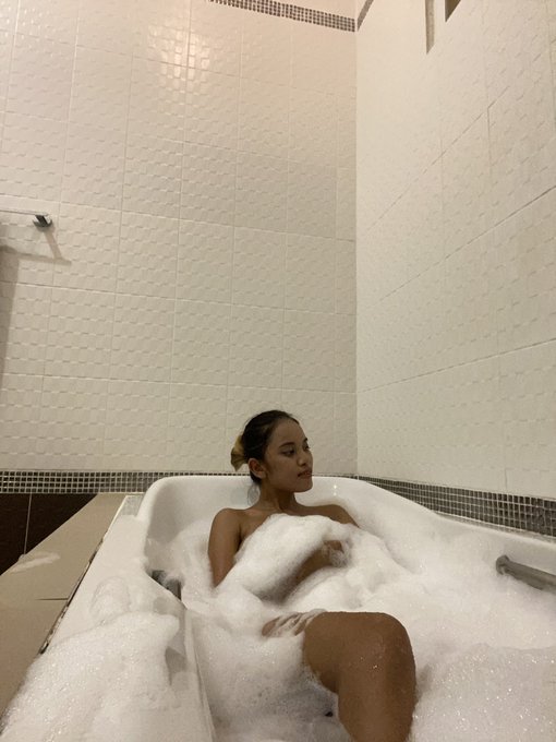 Time to get shower🥰🥰😘😘.                  #shower #girl #asian #sexy https://t.co/iZYAlLz2fk<a href="/tag/shower"class="tags">#shower</a><a href="/tag/girl"class="tags"><span>#girl</span></a><a href="/tag/sexy"class="tags"><span>#sexy</span></a><a href="/tag/asian"class="tags"><span>#asian</span></a>