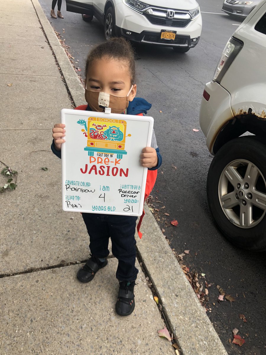 _Sassary's tweet photo. First day of Pre-k 🥺💚🙏🏻.. https://t.co/Vg6BLJGEa8