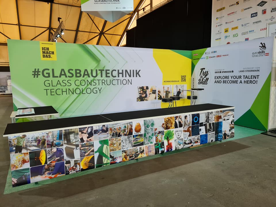 AdelioLattuada's tweet photo. #EuroSkills2021 (22-26/09)
We are very proud to announce that our #mitering #machine with 10 wheels, model TLR 10 AV PC, will be used during one of the scheduled competitions at the #EuroSkills (european championship of young professionals).
https://t.co/iEbxqGmGYC https://t.co/BQOjqeNTW0