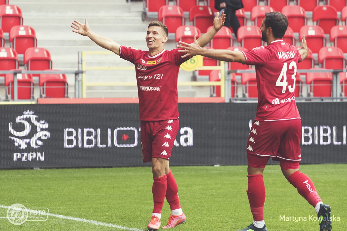 RTS_Widzew_Lodz's tweet photo. 📸Na stronie pojawiła się galeria z meczu #TYCWID, autorstwa @maarcyys.
Więcej: https://t.co/L5Xq2G8Cwe https://t.co/xVZrnzBwLG