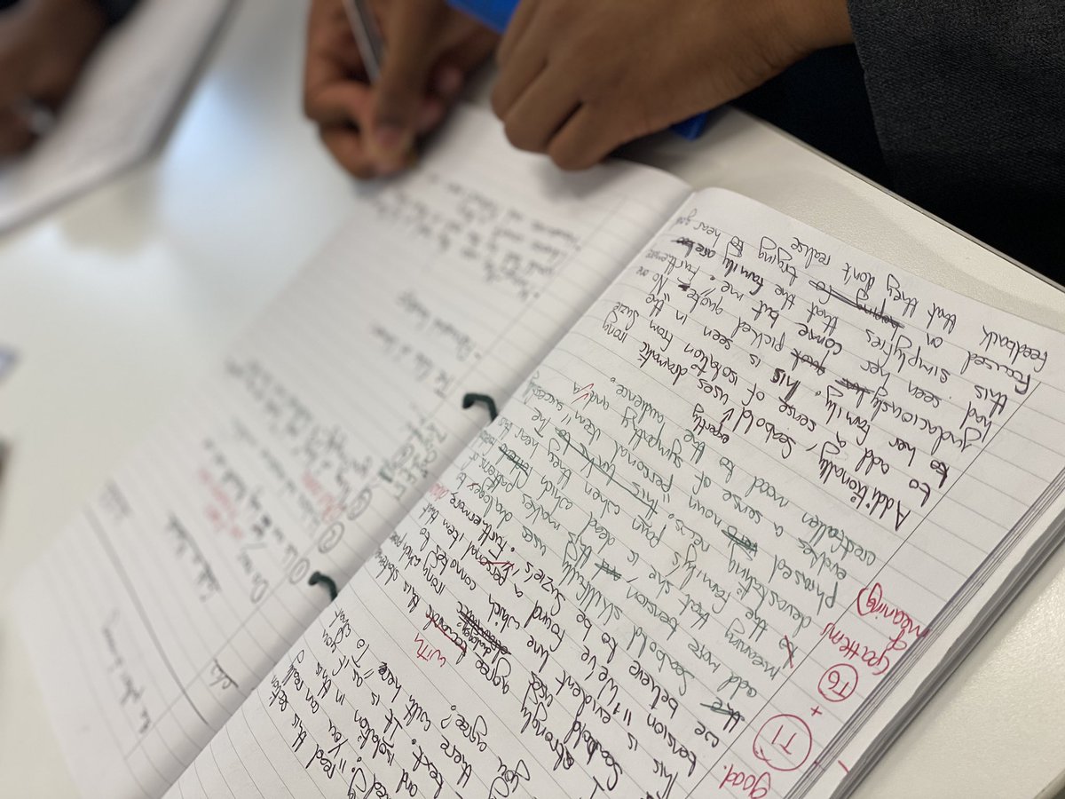 Shofiquez's tweet photo. Standards are high @WatersideAcad. High quality formative assessment in @WA_EnglishDept by @MsHannahMcD. Excellent example of ‘live marking’and ‘fix it’ by students! Students fully engaged with learning. https://t.co/2AK8fKOtjd