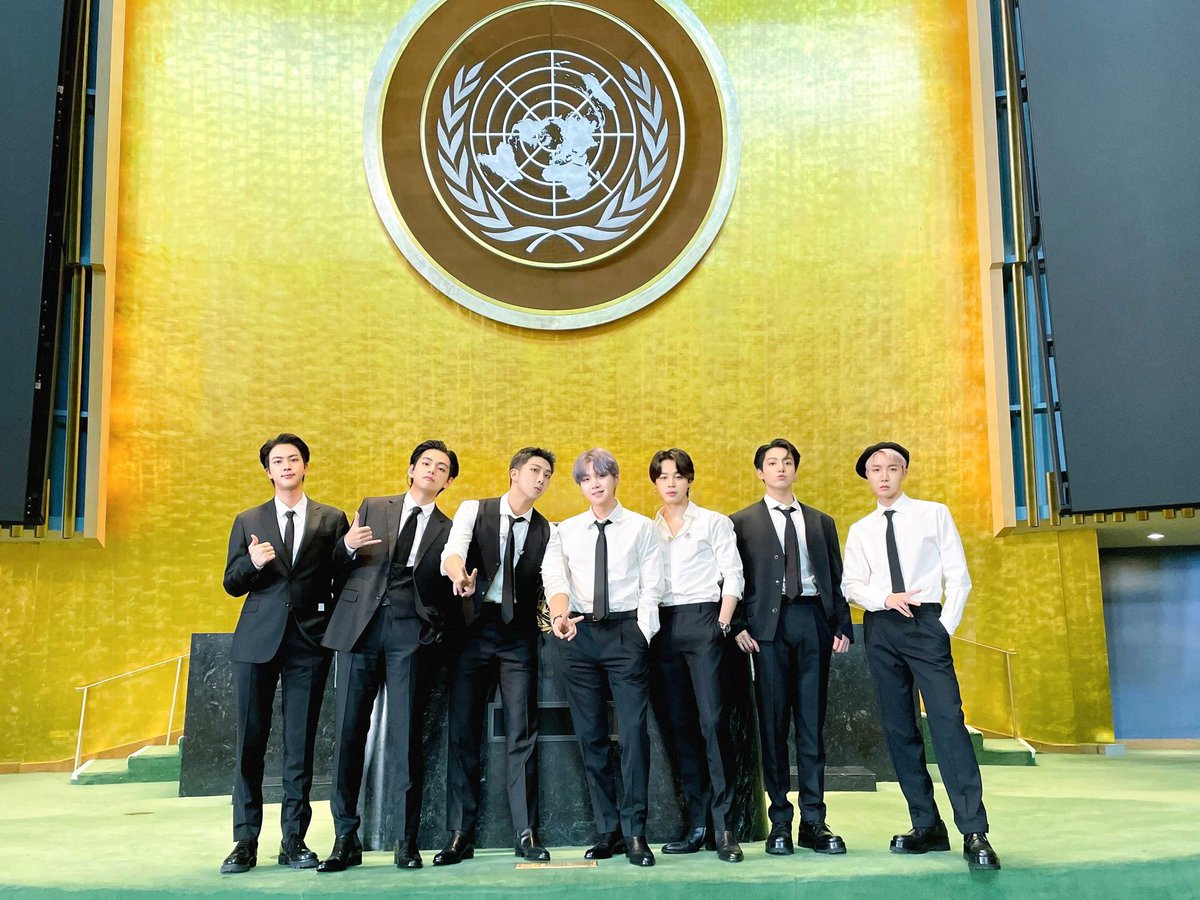 tanniekosmossss's tweet photo. “Did we                                 “Yes, we 
 make it?”                                 did it”

THE PROUDEST MOMENT !!
#BTSatUNGA #OurPrideBTS https://t.co/IYUhdjpGEJ
