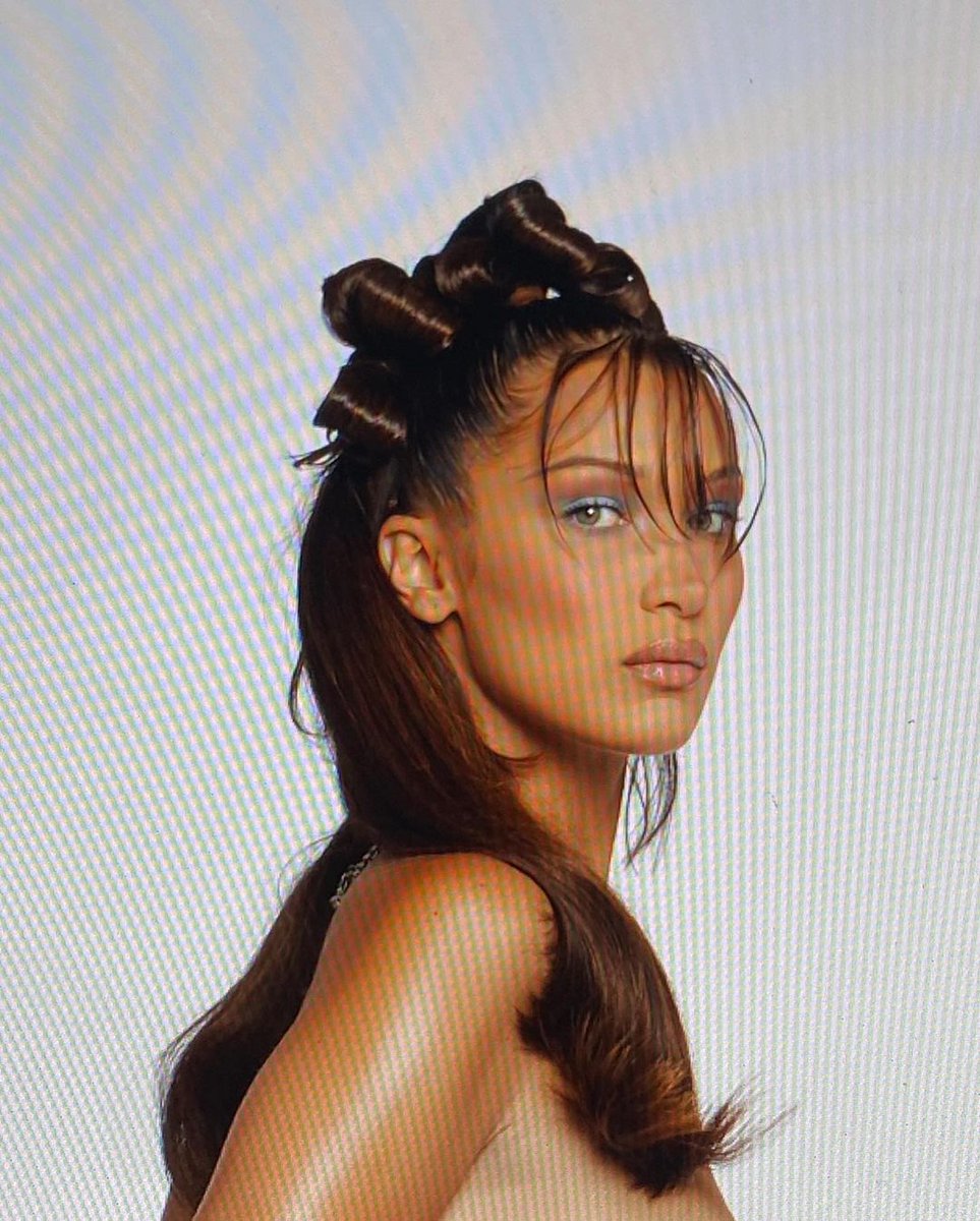 bellakhaidid's tweet image. Salute. I'm Isabella Khair Hadid and I'm tossing my luck to finding new acquantances to fill my empty timeline. I'm up for anyone who wants to be friends. Kindly leave a trace below or just a simply retweet would be appreciated.