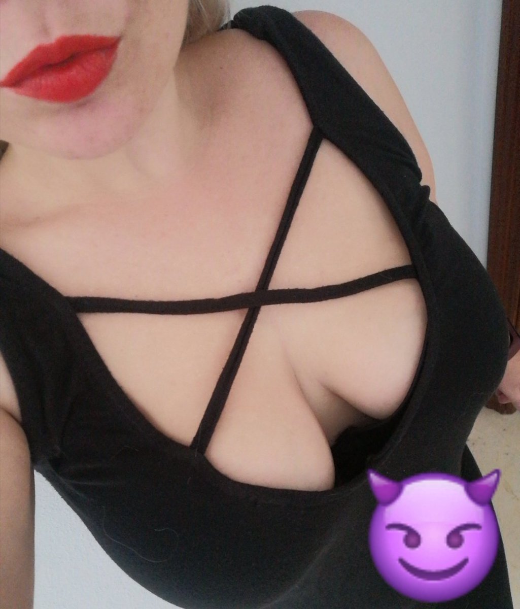 lexXxa92's tweet photo. Hoy he ido a visitar así a mi novio, él se ha quedado cachondisimo y yo tmb... Os espero en @amateur_tv para correrme con vosotros
#LexXxa
#Lunesdecorridas
#tetasgrandesnaturales https://t.co/xmjoBR36ZW