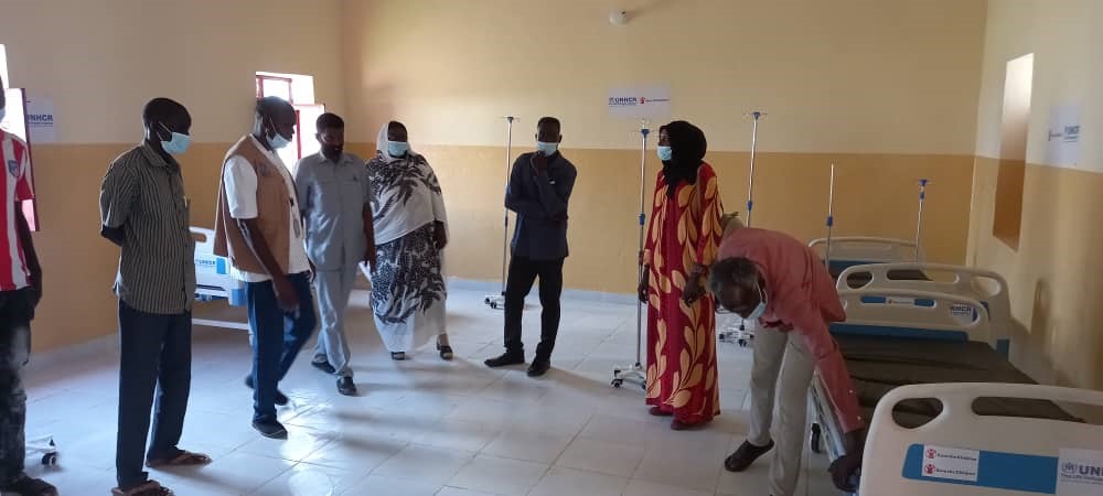 Kajirwa's tweet photo. Isaac Akom, 21 is a South Sudanese refugee in Sudan. Refugees like Isaac contributed to the construction of Darbatti Primary Health Centre in Al Leri.
Darbatti PHC🩺has received essential medical equipment. #Refugees have skills &amp; can contribute #WithRefugees #StrongerTogether 💪 https://t.co/vmwpwFeV2c