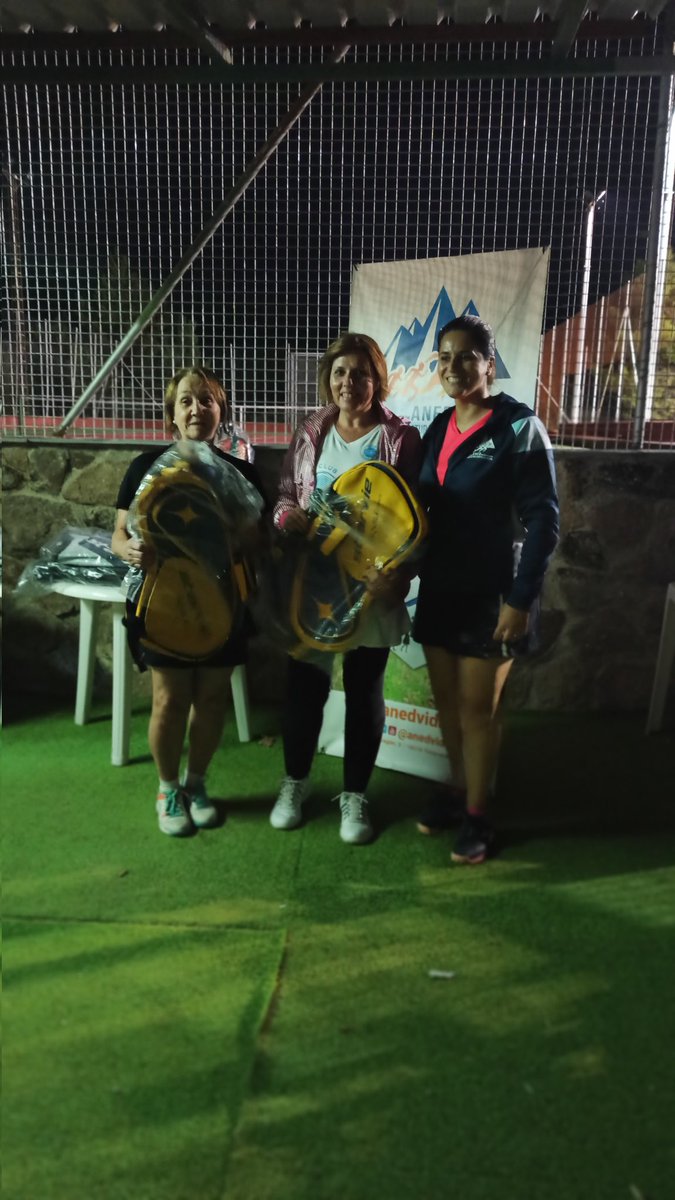 ANEDvida's tweet photo. 🥎🥎El pasado fin de semana se disputaba la semifinal y final de la I Liga de pádel organizada por Asociación Natura Europea Deportiva - ANED  en colaboración con el @tenistalayuela. 
👏🎉Agradecer la participación y FELICITAR a l@s finalistas y campeon@s de esta liga. 
#padel https://t.co/mF9Ghz4yVE