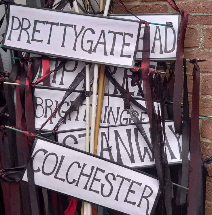 #SaveOurLibraries campaigners never rest! Interviews outside #Prettygate Library with <a href="/jennymparks/">Jenny Parks</a> for <a href="/BBCNewsnight/">BBC Newsnight</a> today - watch on Thursday. Thanks for coming to #Colchester #Essex <a href="/BBCEssex/">BBC Essex</a> <a href="/TheGazette/">The Gazette</a> #SaveOurLibraries