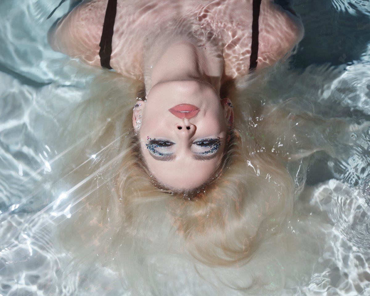 MadySteward's tweet photo. 10.01.21. #wickedeyes
•
📸: @spoonimages 
MUA: @TheMegsCahill &amp; #getstonned https://t.co/kXqD7aUt4w