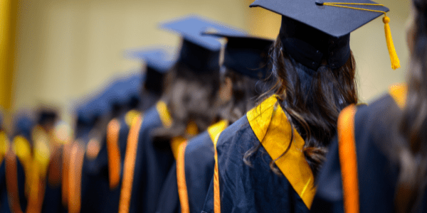 MinsterBank's tweet photo. Should you take a #gapyear? Here are some pros and cons to taking a gap year. https://t.co/mpmThtJofW https://t.co/K4JO6CdmkB