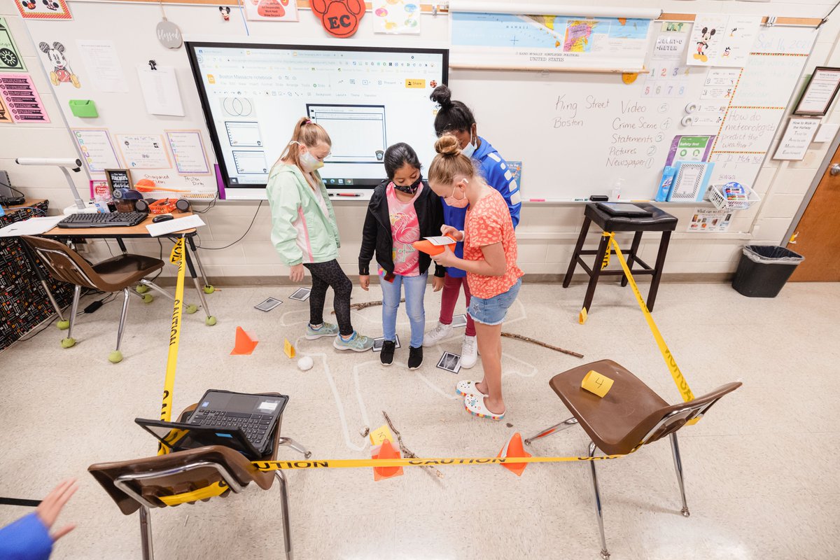 RomeCitySchools's tweet photo. East Central Teacher Creates Interactive Crime Scene for Boston Massacre Lesson!!!

Read more at: https://t.co/5zTympg0Ap

Go Wolves!!! https://t.co/wZ8pXHmN0w