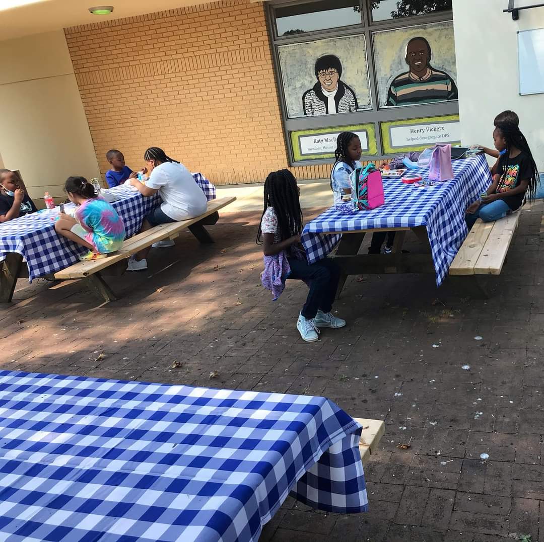 At Eno Valley our priority is safety; that includes during lunch. Today was phase I in our plans to launch Outdoor Lunch For Everyone @ “The Valley!” This is just the beginning but we are off to a great start!

#EVE #enostrong #oneeno #enopride @ Eno Valley Elementary