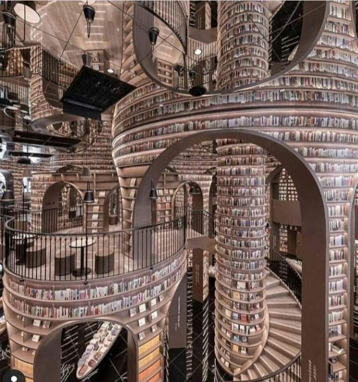 GustavoVela71's tweet photo. Una biblioteca en China https://t.co/FKZ6TxM4VP