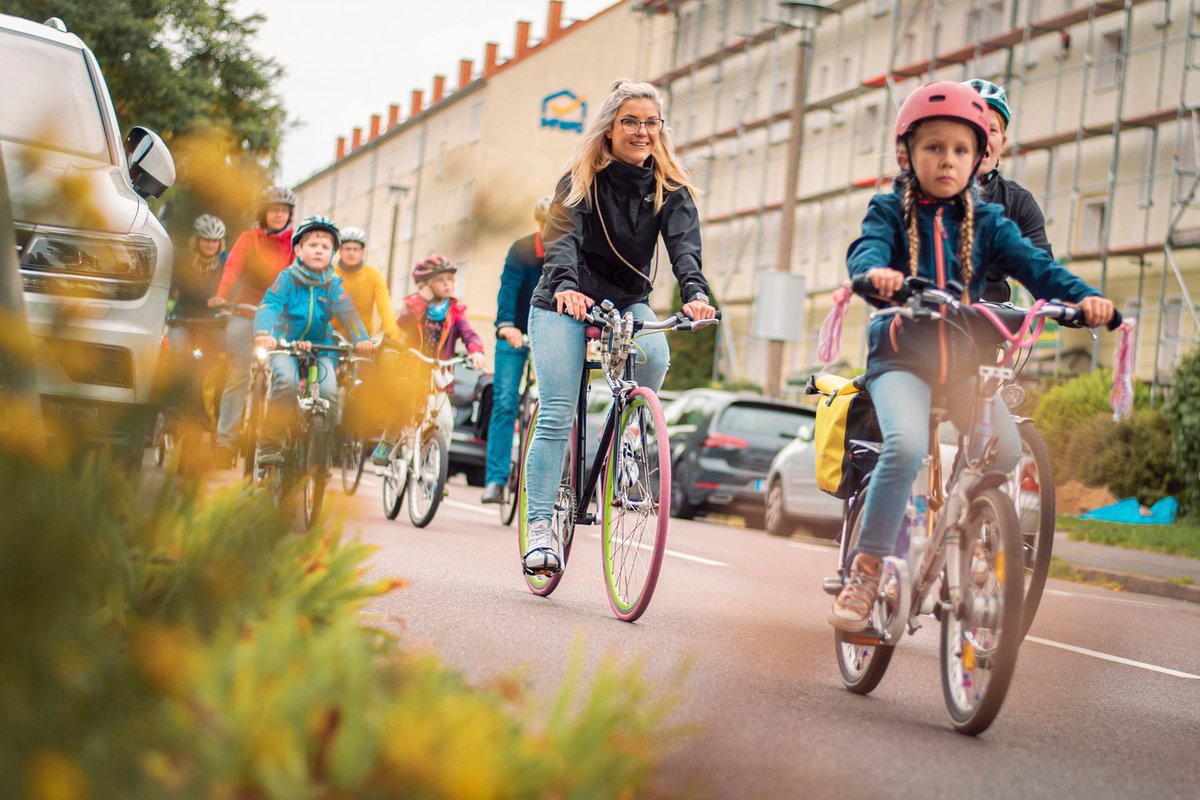 Gestern nahmen über 600 Radfahrende an unserer Fahrraddemo durch die #Magdeburger teil. Wir haben ein wichtiges Zeichen für die #Verkehrswende in der Landeshauptstadt und Deutschland gesetzt. Nehmt auch am kommenden Sonntag das Fahrrad mit in die Wahlkabine.