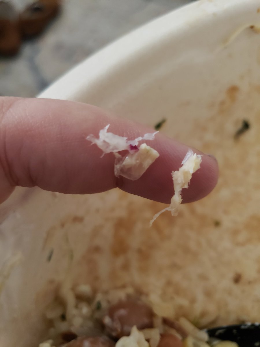 soderberg94's tweet image. @ChipotleTweets sooo, I think this plastic that I was chewing on wasnt suppose to be in my bowl... I'm really disappointed..