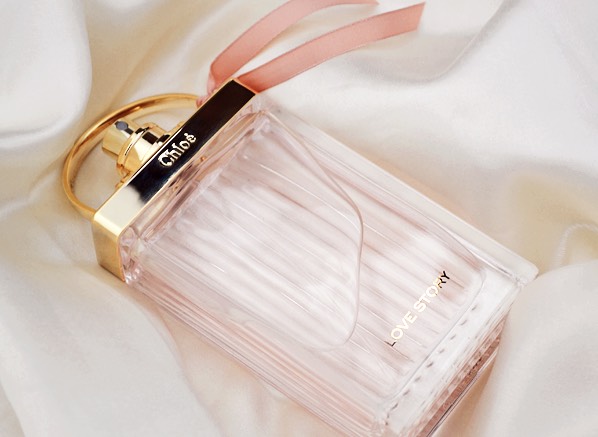 mins_store's tweet photo. พร้อมส่ง✨

Chloe Love Story Eau Sensuelle Eau de Parfum 75ml.

-กล่องซีลราคา 1,990฿ ส่งฟรี📮

กลิ่นหอมสไตล์ Floral เหมาะสำหรับสาวหวาน น่าถนุถนอมเป็นอย่างยิ่ง ฉีดแล้วจะทำให้คุณกลายเป็นหญิงสาวแสนหวาน ที่ตกอยู่ในห้วงเวลาแห่งความรักโรแมนติกอ่อนโยน

#น้ําหอมแท้ #น้ำหอมแบรนด์ #น้ำหอม https://t.co/kp0HZ36tRi