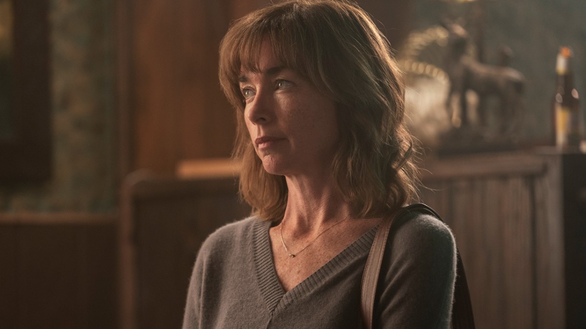 제73회 에미상 시상식 수상 결과 (6) 드라마 시리즈 각본상🏆 피터 모건, 더 크라운 미니 시리즈/영화 남우조연상🏆 에반 피터스, 메어 오브 이스트...