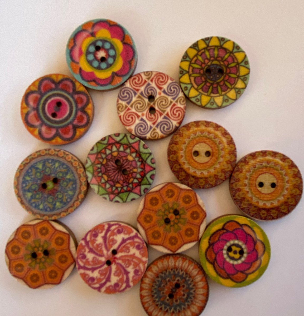 BeadsBitznBopz's tweet photo. Floral Swirl Print Colorful 2 Holes Round Wooden Buttons 25mm Craft Sewing | 5 buttons https://t.co/GMN8WLPYrD #Craft supplies #Irishbutton #Button #Etsyireland #BeadsBitznBopz #Etsy #CraftButtons https://t.co/HEegmhiJVm