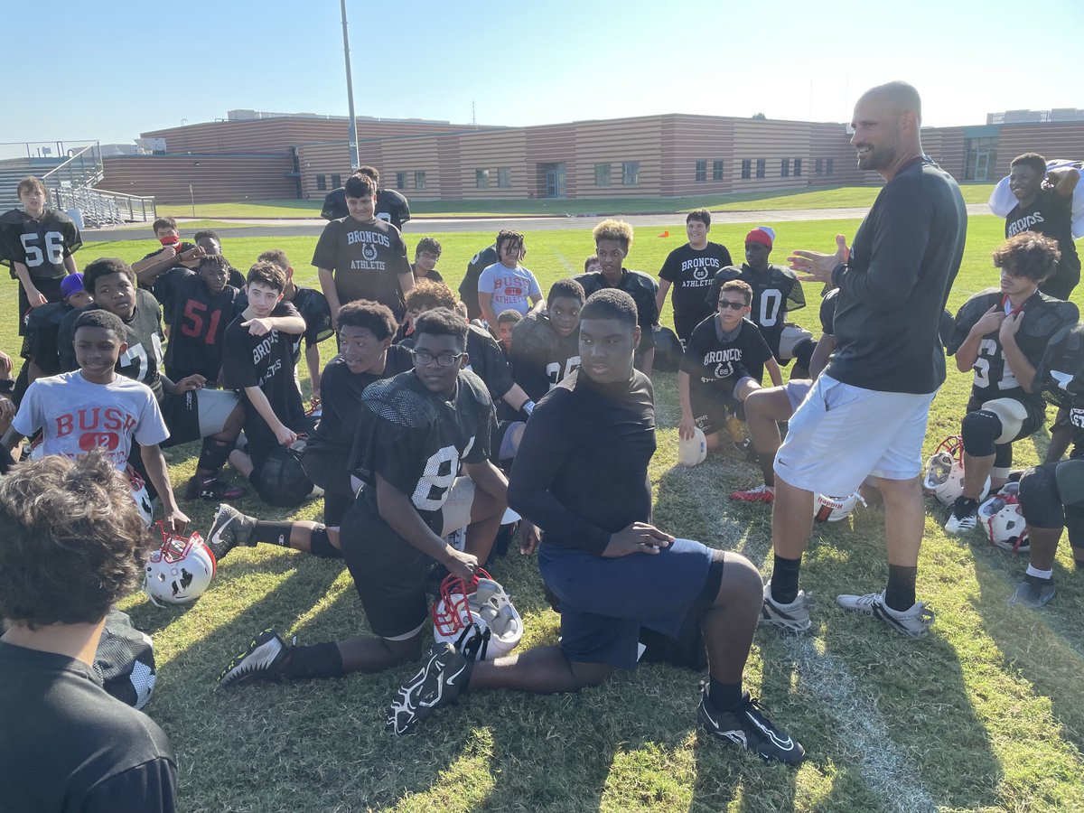 RHSWolfpackFB's tweet image. Bush boys getting ready for another big game. #PTR #FutureWolves ⁦@CFBISD⁩  ⁦@DrChapmanCFBISD⁩ ⁦@CFBathletics⁩ ⁦@RanchviewIB⁩ ⁦@clair_coach⁩ ⁦@PutterRenee⁩ ⁦@RamirezCoach⁩