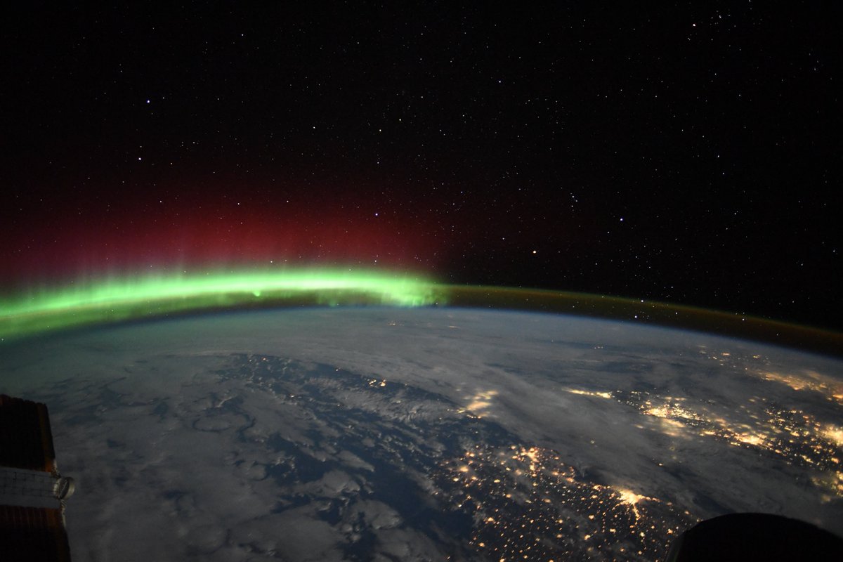astro_kimbrough's tweet photo. Saw this out of Endeavour’s window the other night – amazing aurora as we flew over Ireland and the UK. #ireland #dublin #nasa #iss #aurora https://t.co/f5EajSI8GR