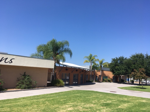 These visual patterns from <a href="/fawnpnguyen/">Fawn Nguyen</a> are "Pow"erful! Where in <a href="/PowayUnified/">Poway Unified</a> are we? #mathwalk #sandiegomath #sidewalkmath bit.ly/mathwalks2021