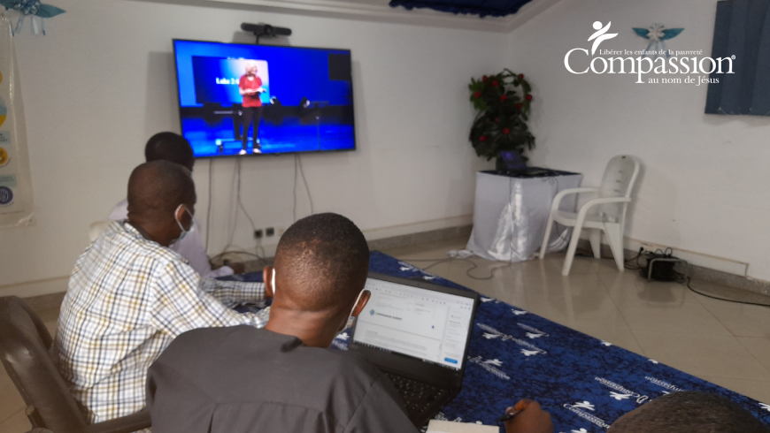 CompassionTg's tweet photo. Ce rdv sera un véritable moment de partage et de bénédiction pour chaque staff de @Compassion International.
Le bureau Togo est entièrement mobilisé pour ne rater aucun moment des 4 journées de cet extraordinaire événement.
#compassion #CompassionSummit #KnownLovedConnected https://t.co/p1ZRayyUGM