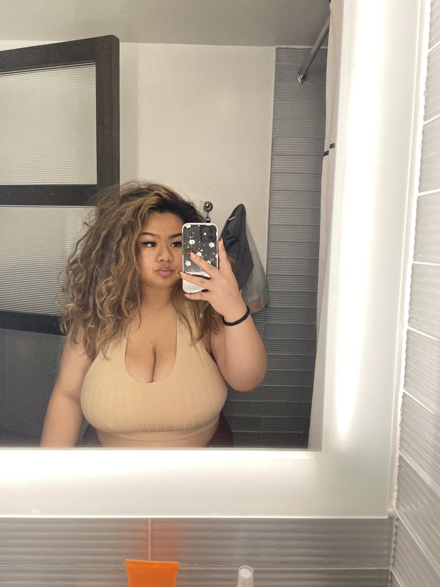 __ericadee's tweet photo. tell me i’m pretty https://t.co/VGqrGWIhOF
