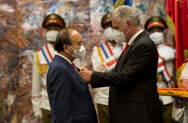 AylinAlvarezG's tweet photo. En el marco de las históricas relaciones entre #Cuba y #Vietnam se destacan los hermosos vínculos entre la @UJCdeCuba
 y la Juventud Comunista Ho Chi Minh reflejo de una hermandad que pasa de generación en generación en defensa del socialismo @DiazCanelB
  #SomosContinuidad https://t.co/vYbMKZeN2D