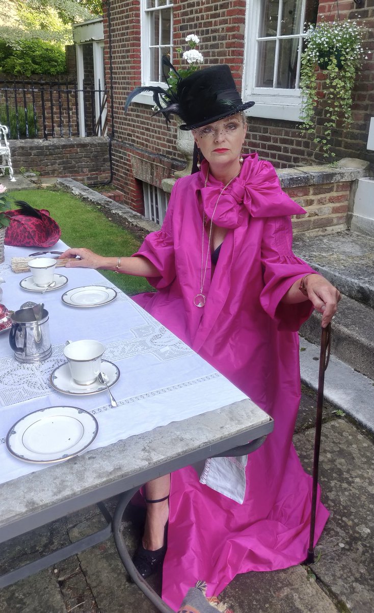 issy_van_rand's tweet image. #TakingTea (Tongue-in-Chic) #TheDuchess @spoofiquette  Coming to Insta &amp;amp; YouTube - Season 1-Ep 1 Fri 24/09 21:00 BST #JulianFellowesMeetsHorribleHistories #HarpersAndQueen #JennifersDiary #SloaneRangerHandbook  #AdamAnt #NewRomantic #1980s #Spoof #Etiquette #TheSeason #Bridgerton