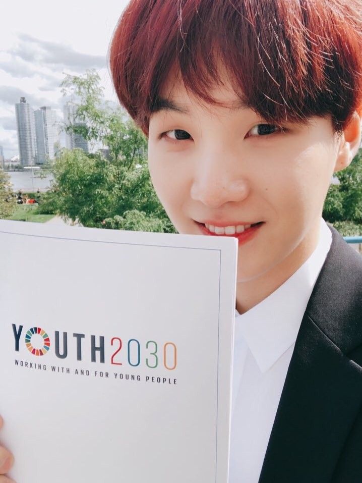 BTS21_2019's tweet photo. @BTS_twt 2018                             2021 https://t.co/P3sAm0SSkR