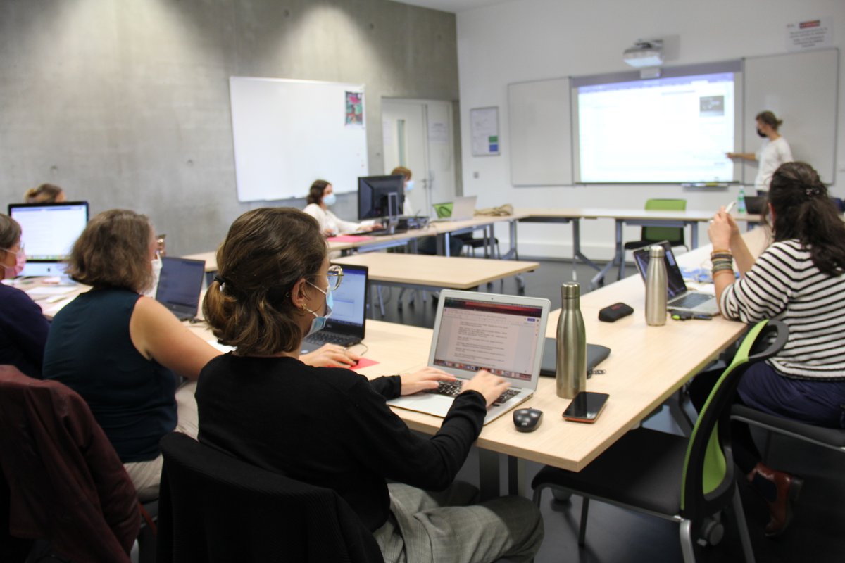 MSHBretagne (@mshbretagne) on Twitter photo Pendant 3⃣ jours, la <a href="/MshBretagne/">MSHBretagne</a> accueille 1⃣ formation à la chaîne éditoriale #Métopes avec les <a href="/PUC_ed/">PUC - Presses universitaires de Caen</a>
➡ destinée à certaines revues soutenues par #REGOSO
avec <a href="/CRBCBrest/">CRBC</a>, le service revues des <a href="/pureditions/">Presses universitaires de Rennes</a> #IODE_Lab & la DSI <a href="/UnivRennes_2/">Université Rennes 2</a> Pendant 3⃣ jours, la <a href="/MshBretagne/">MSHBretagne</a> accueille 1⃣ formation à la chaîne éditoriale #Métopes avec les <a href="/PUC_ed/">PUC - Presses universitaires de Caen</a>
➡ destinée à certaines revues soutenues par #REGOSO
avec <a href="/CRBCBrest/">CRBC</a>, le service revues des <a href="/pureditions/">Presses universitaires de Rennes</a> #IODE_Lab & la DSI <a href="/UnivRennes_2/">Université Rennes 2</a>