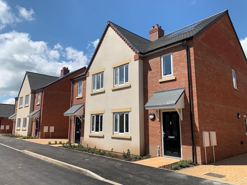 PlatformNewHome's tweet image. Final plots completed at our Broad Lea development in Worcester, and the sunshine was on our side! ☀️