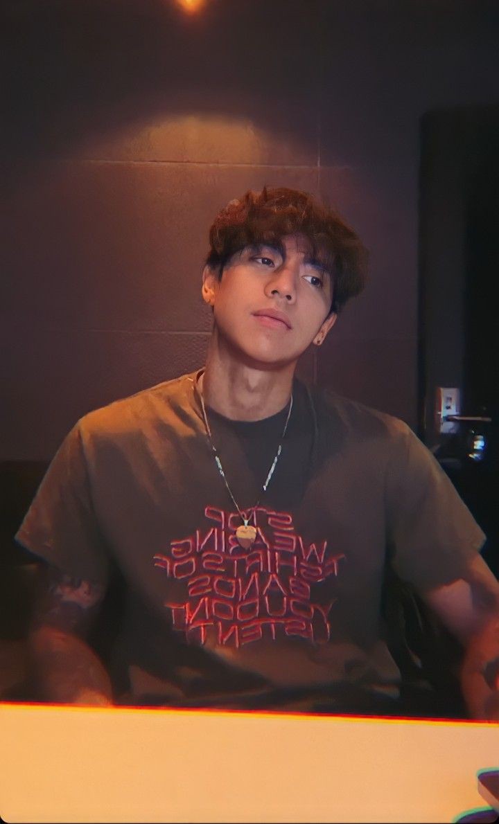 HiR0ACE's tweet image. ㅤ

—— Akihiro Ace. ⠀
new acc.
not new to rp.
like and retweet to be mutuals.

ㅤ