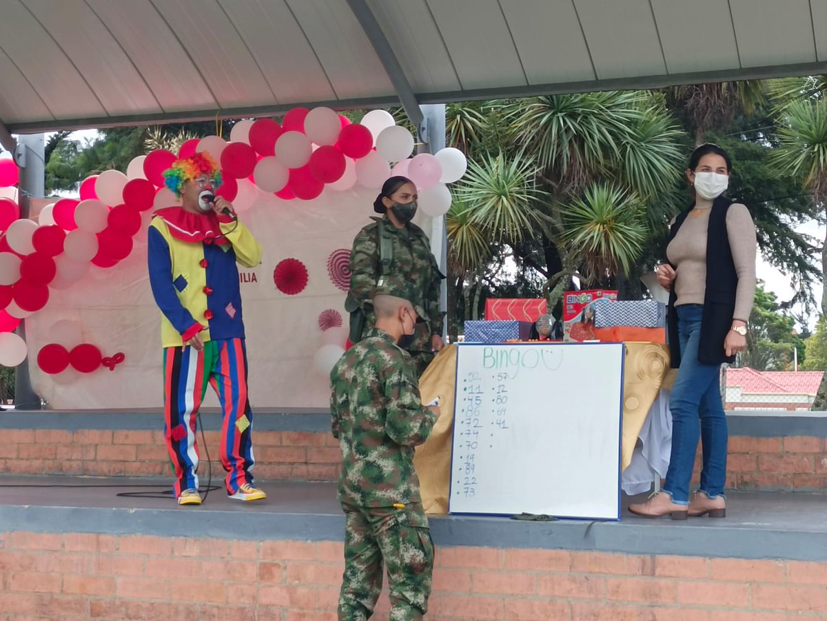 Ejercito_Div5's tweet photo. Desde el campo de paradas del Cantón de Caballería, los hombres y mujeres del Grupo Mecanizado Nº10 Tequendama @COL_EJERCITO, realizaron la celebración del Día de la Familia con actividades recreativas y sana convivencia. #Brigada13 https://t.co/s3LNoDmfRi