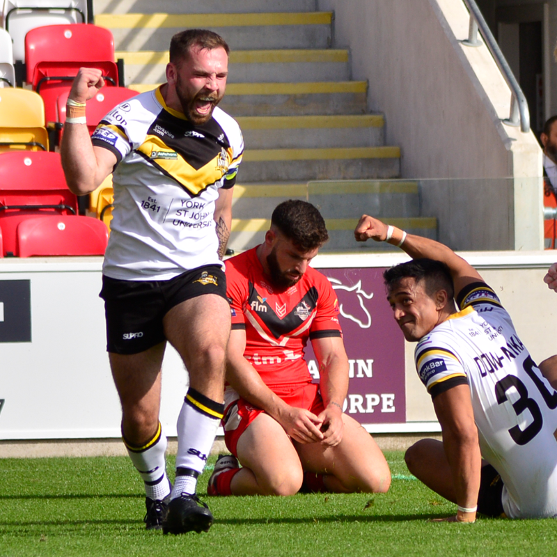 YorkRLFC's tweet photo. 👌 @JasonBass7 signed off for 2021 with a try during yesterday's 32-22 victory over @LondonBroncosRL!

📸 @AndyNel60768998 

#WeAreYork⚔️