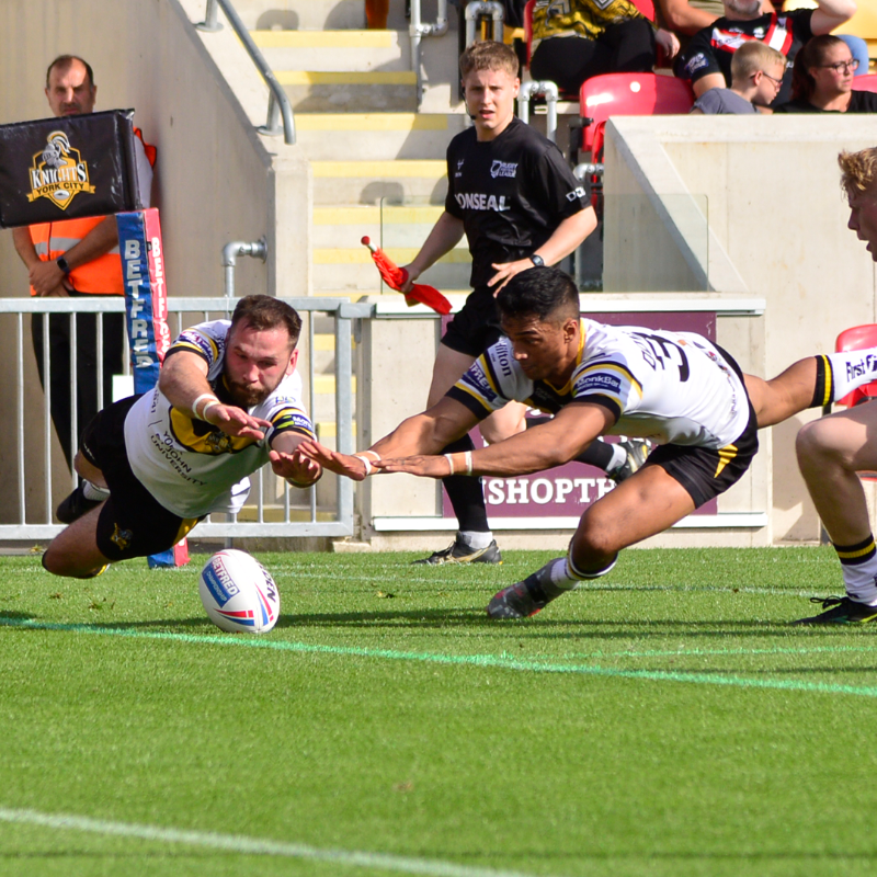 YorkRLFC's tweet photo. 👌 @JasonBass7 signed off for 2021 with a try during yesterday's 32-22 victory over @LondonBroncosRL!

📸 @AndyNel60768998 

#WeAreYork⚔️