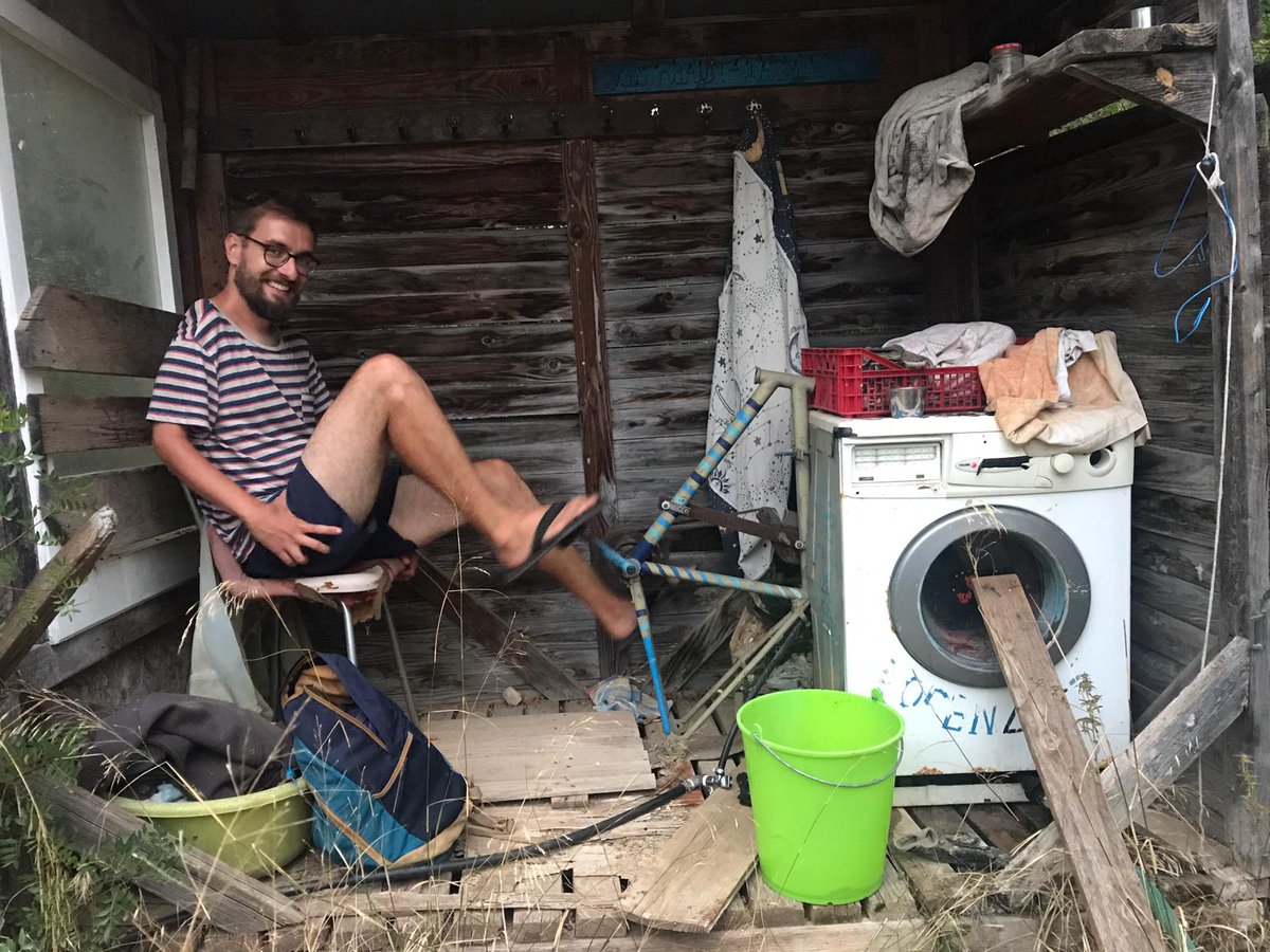 ServeiCivilCat's tweet photo. “ @Pipirimosca em va fer veure que és possible viure d’una manera més sostenible i justa” 🌱

Les voluntàries del camp de treball de Can Pipirimosca, a Valls, han contribuït a consolidar els espais de la casa on es desenvolupa el projecte ✊ https://t.co/iS4qbw2H1m